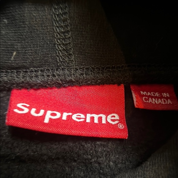 Supreme Black Sweatshirt Classic Hoodie - Picture 2 of 8